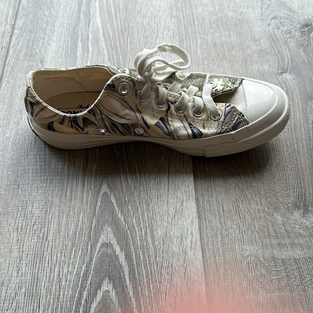 Patterned Converse - Picture 4 of 5